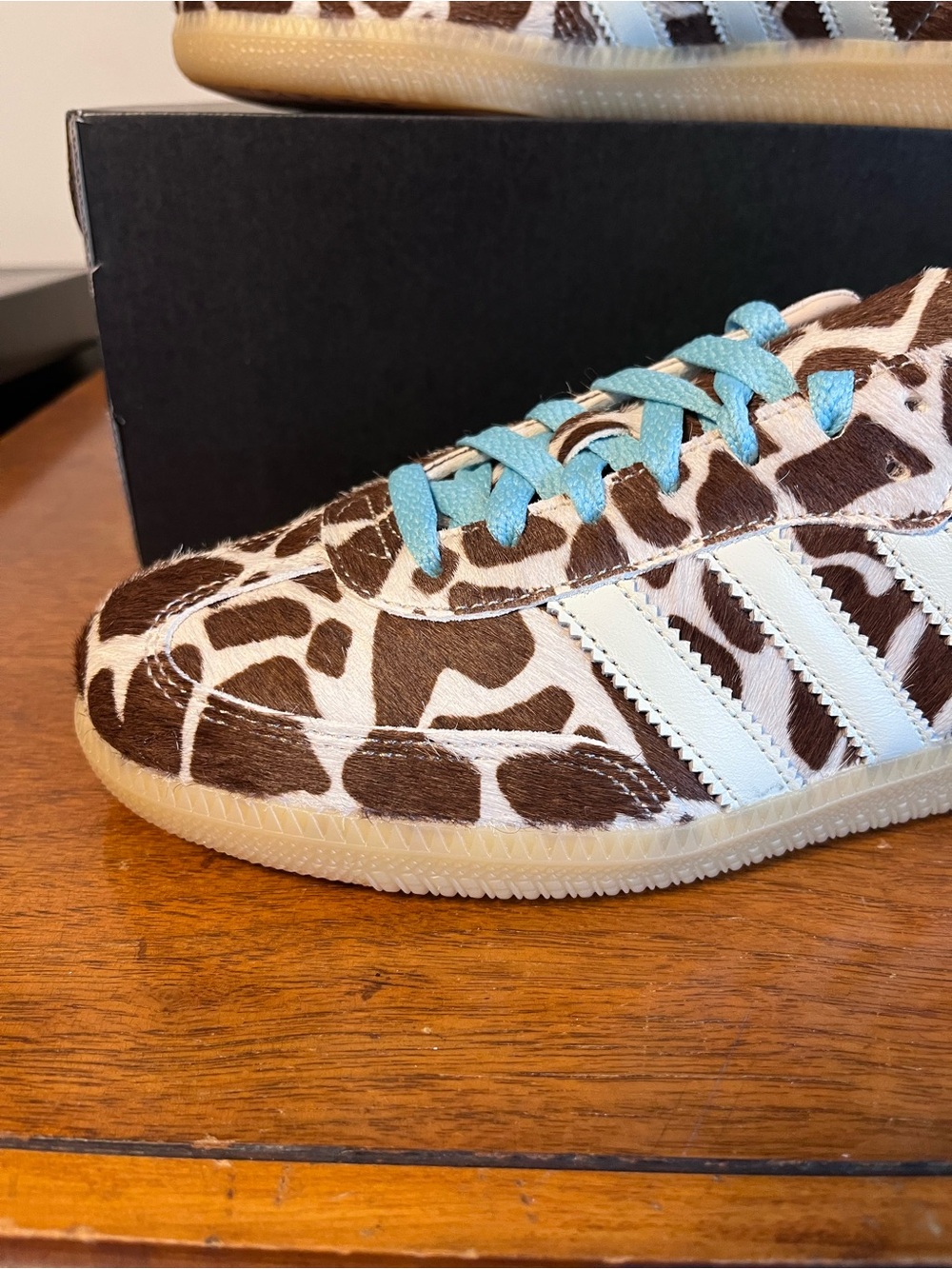 ADIDAS Women's Giraffe Print Samba Shoes - Picture 3 of 9